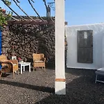 Дом отдыха Schoen Eingerichtetes - La Yazmina By Interhome