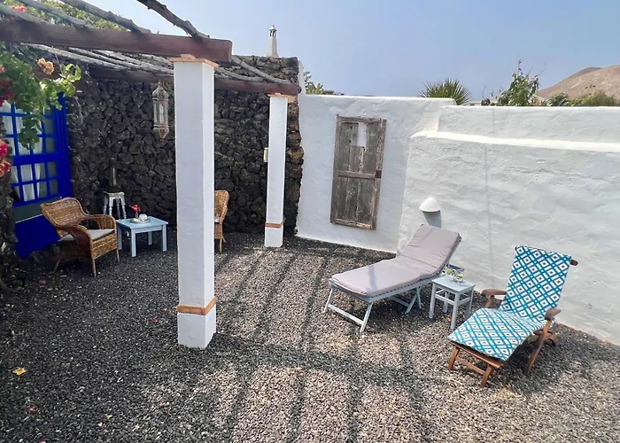 Holiday home Schoen Eingerichtetes - La Yazmina By Interhome *