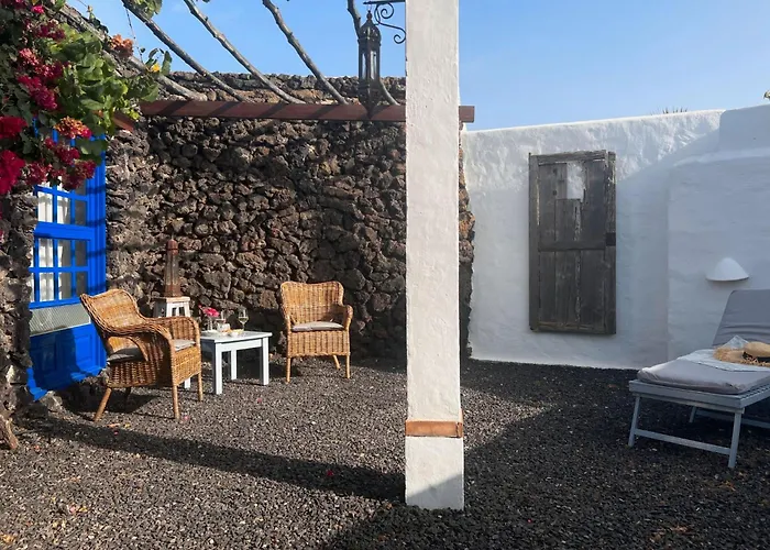 Holiday home Schoen Eingerichtetes - La Yazmina By Interhome